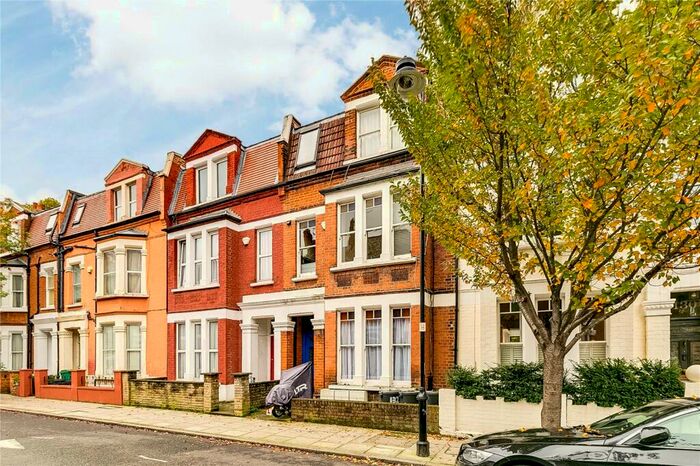 1 Bedroom Flat To Rent In Calabria Road, Highbury, Islington, London, N5