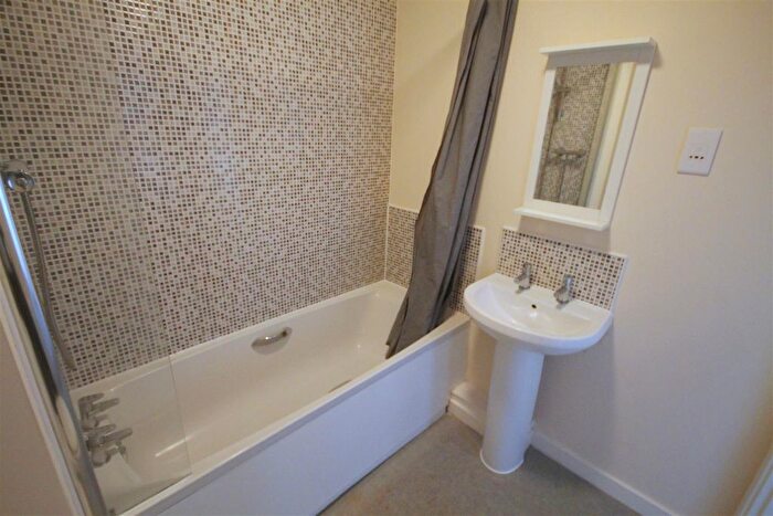 2 Bedroom Flat To Rent In Ratcliffe Court, Barleyfields, Bristol, BS2