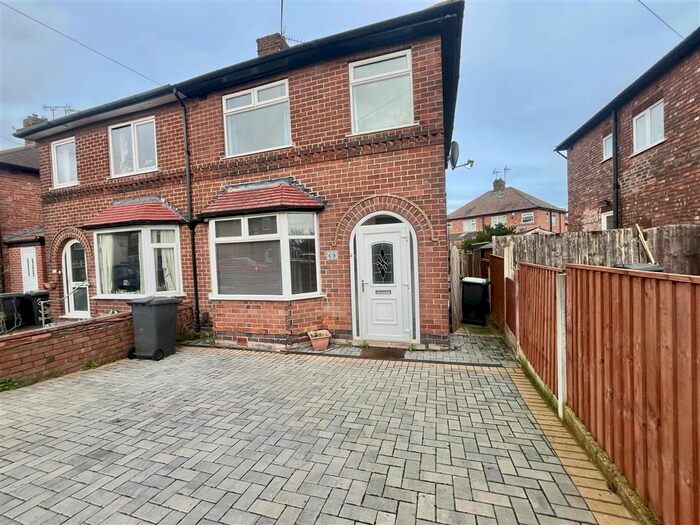 3 Bedroom Property To Rent In Maple Avenue, Beeston, Nottingham, NG9