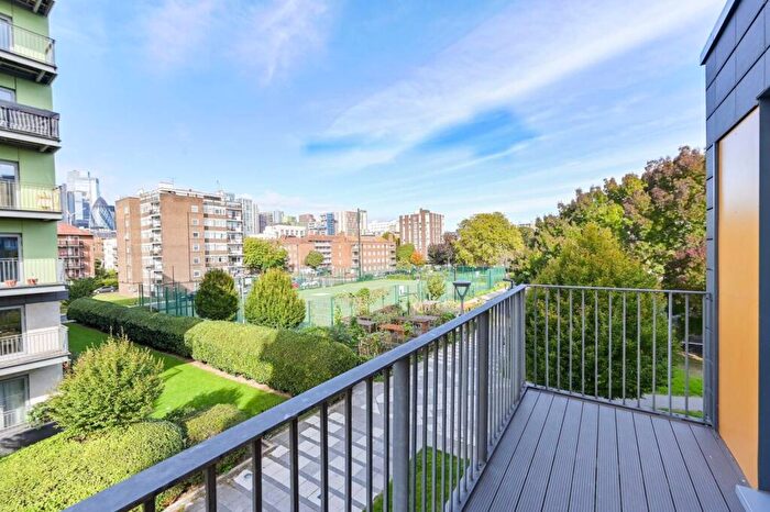 2 Bedroom Flat For Sale In (% Share) Harrison House, Martineau Square, Whitechapel, London, E1