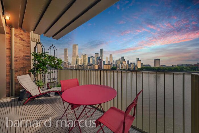 2 Bedroom Flat For Sale In Odessa Street, London, SE16