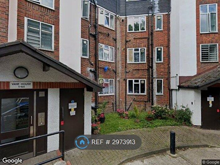 2 Bedroom Flat To Rent In Vane House, London, N2