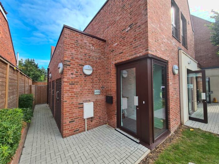 1 Bedroom Flat To Rent In A Ascham Road, Cambridge, CB4