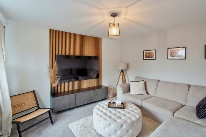 3 Bedroom Semi-Detached House For Sale In Wood End Avenue, Sheffield, S36