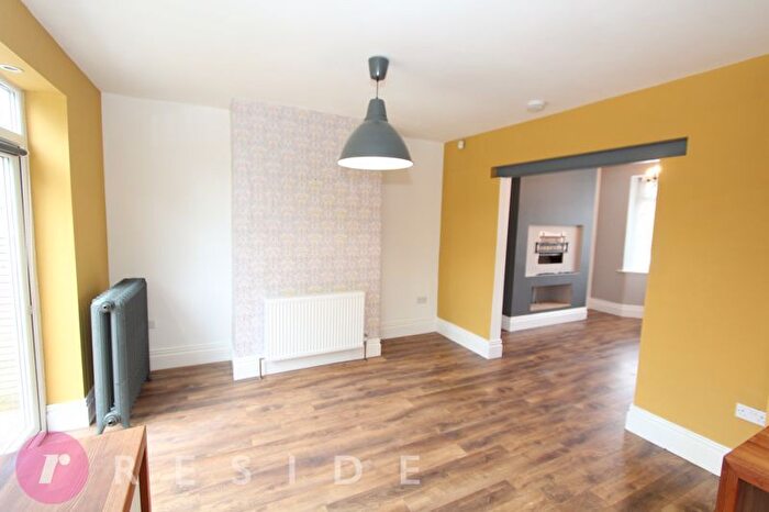 3 Bedroom Semi-Detached House For Sale In Baytree Lane, Middleton, Manchester, M24
