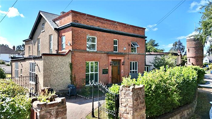 2 Bedroom Apartment For Sale In Barnston Towers Close, Heswall, Wirral, CH60