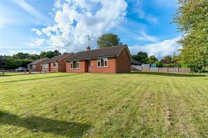 2 Bedroom Detached Bungalow For Sale In Blacksmiths Lane, East Keal, PE23