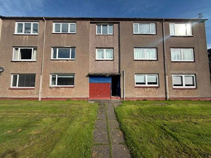 2 Bedroom Flat To Rent In Cumbrae Road, Renfrew, PA4