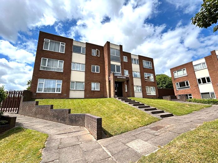2 Bedroom Flat To Rent In North Park Road, Birmingham, West Midlands, B23