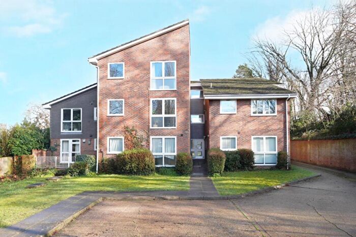 2 Bedroom Apartment For Sale In Highfield Hill, Crystal Palace, London, SE19