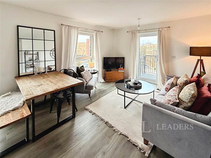 2 Bedroom Flat To Rent In Riverside House, Thomas Blake Avenue, SO14