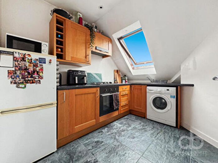 1 Bedroom Apartment For Sale In High View Avenue, Grays, RM17