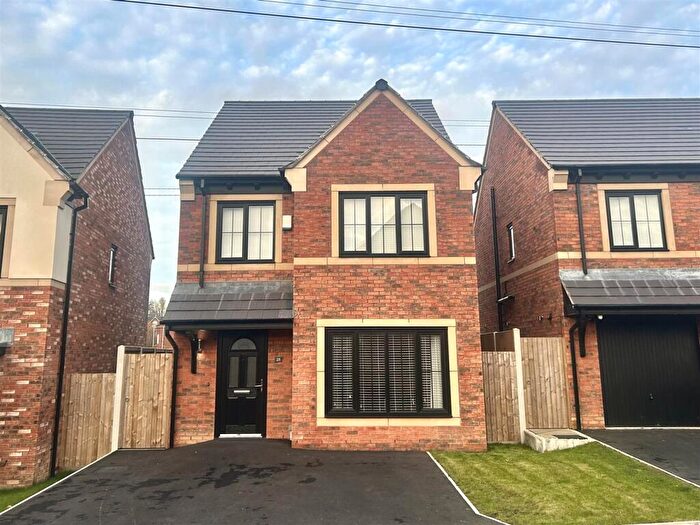 4 Bedroom Detached House For Sale In St. James Close, Stalybridge, SK15