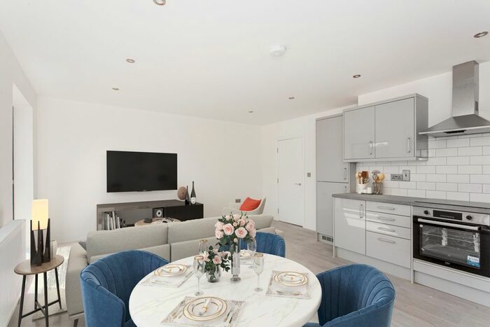 1 Bedroom Flat To Rent In Royal Oak House, High Street, Brentwood, CM14