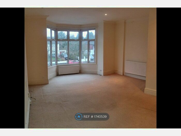 2 Bedroom Flat To Rent In Park Avenue, Bromley, BR1