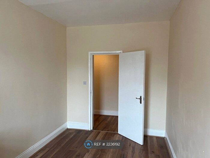 1 Bedroom Flat To Rent In Southmoor Road, Hemsworth, Pontefract, WF9
