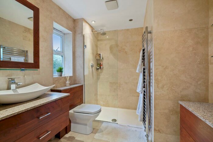 4 Bedroom House To Rent In Castle Mews, Weybridge, KT13