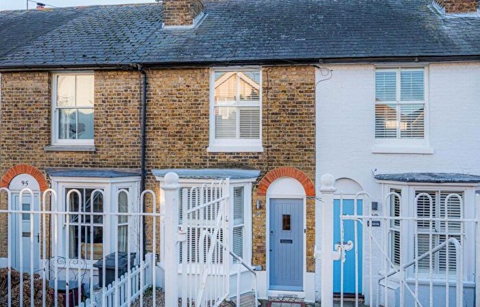 Terraced House To Rent In Island Wall, Whitstable, Kent, CT5