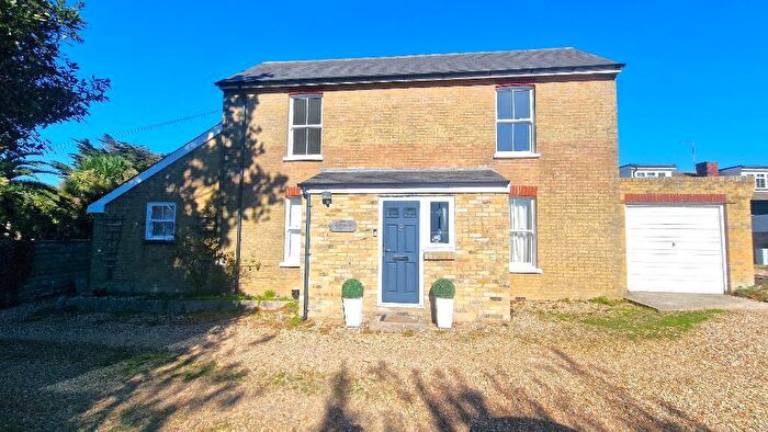 4 Bedroom Detached House For Sale In Elm Close, Nettlestone, Isle Of Wight, PO34