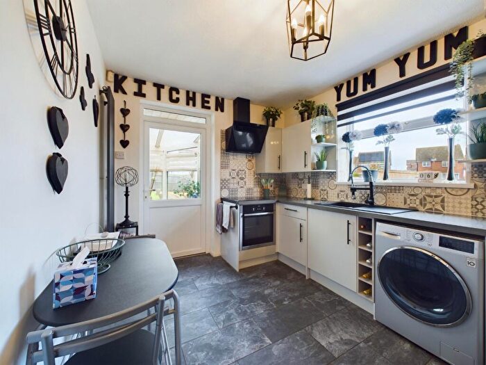 2 Bedroom Bungalow For Sale In Walton Heath Way, Links View, Northampton, NN2