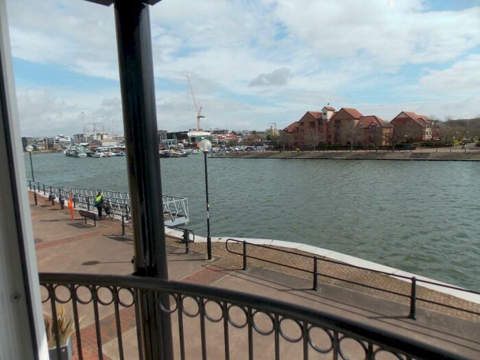 2 Bedroom Apartment To Rent In Pooles Wharf Court, Bristol, BS8