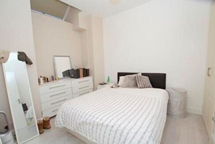 4 Bedroom Terraced House To Rent In Kingston Road, New Malden, London, KT3