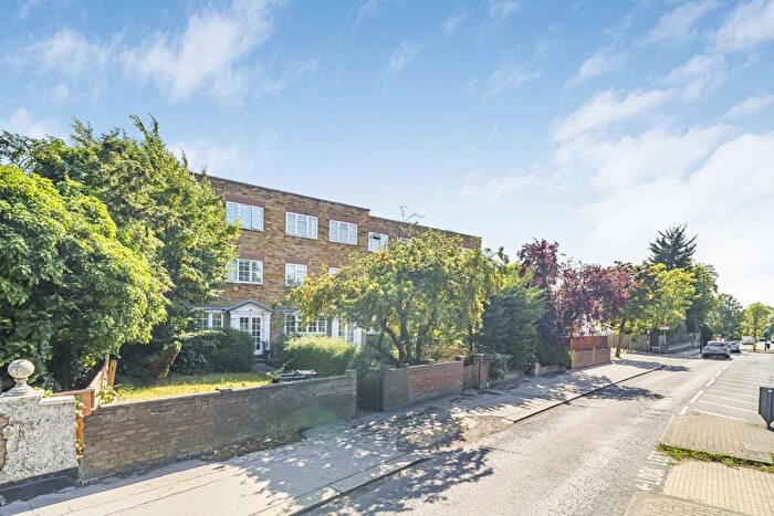 4 Bedroom Property To Rent In Crown Lane, Streatham, SW16