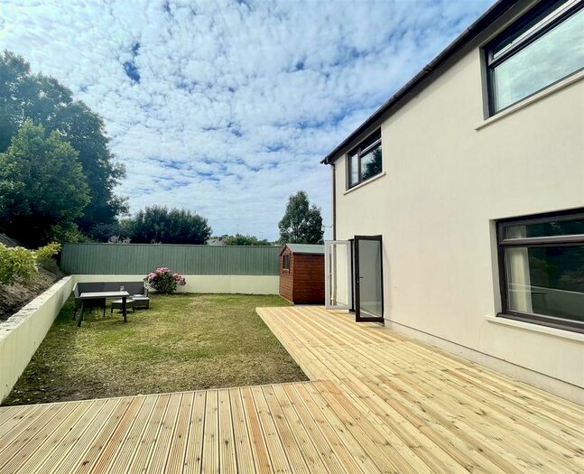 3 Bedroom Property To Rent In Two Penny Hay Close, Pembroke, SA71
