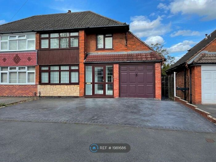 3 Bedroom Semi-Detached House To Rent In Spondon Road, Wolverhampton, WV11