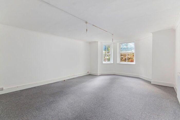 2 Bedroom Flat To Rent In Arterberry Road, London, SW20