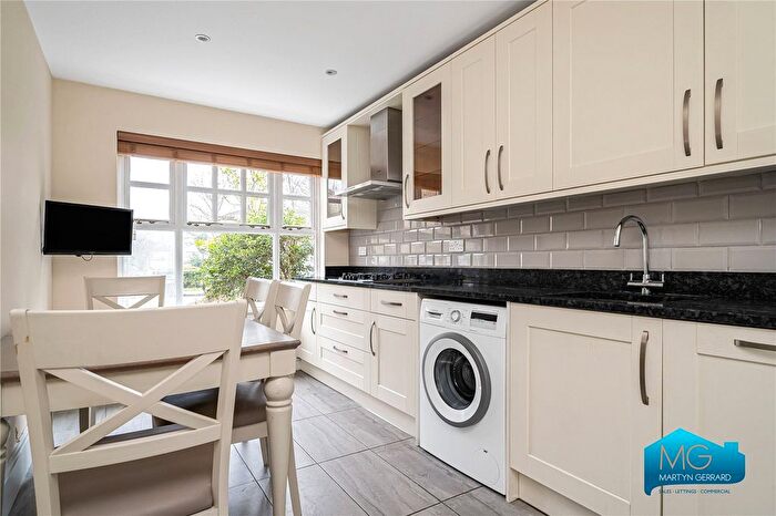 3 Bedroom Semi Detached House To Rent In Osier Crescent, Muswell Hill, London, N10