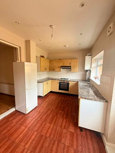 3 Bedroom Terraced House To Rent In Park Avenue, Southall, UB1