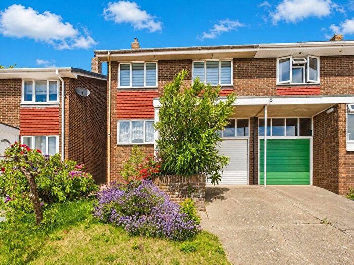 3 Bedroom Semi-Detached House For Sale In Estridge Close, Bursledon, Southampton, SO31