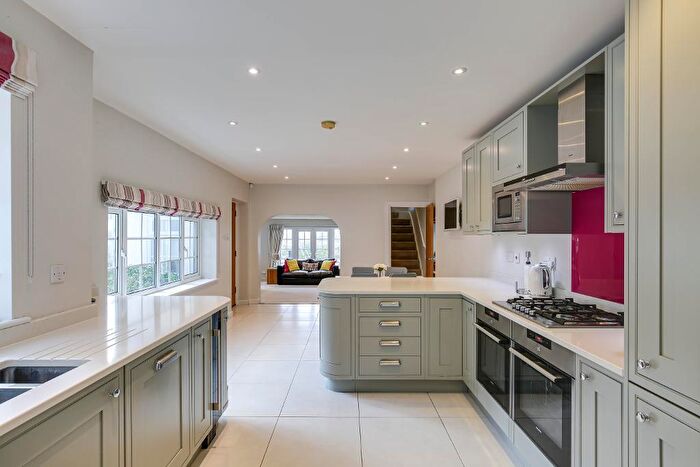 4 Bedroom Detached House For Sale In Park View Road, Woldingham, Surrey, CR3