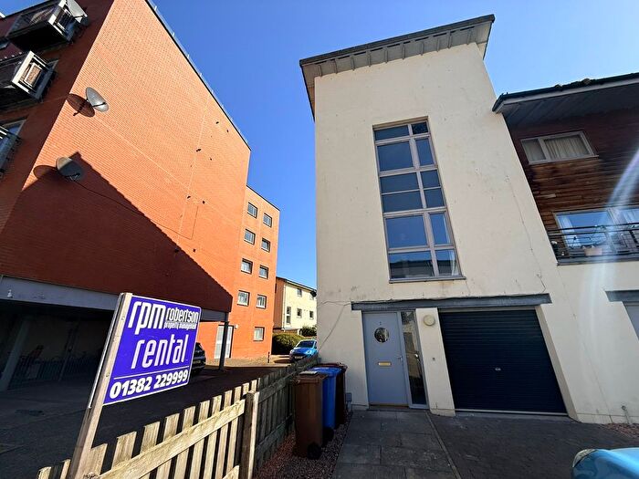 4 Bedroom Town House To Rent In Thorter Row, Dundee, DD1