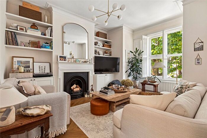 3 Bedroom Flat For Sale In Kettering Street, London, SW16