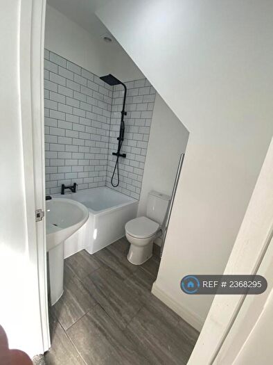 1 Bedroom Flat To Rent In Pentre, Pentre, CF41