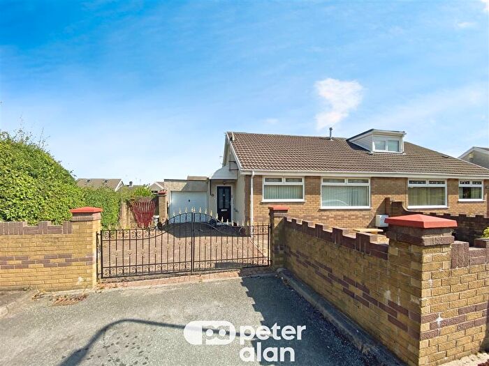 2 Bedroom Semi-Detached Bungalow To Rent In Longfield Court, Hirwaun, Aberdare, CF44