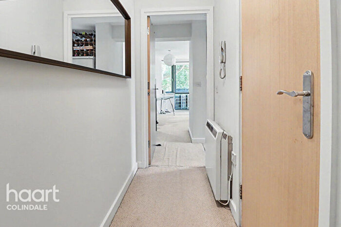 2 Bedroom Flat For Sale In Lanacre Avenue, NW9
