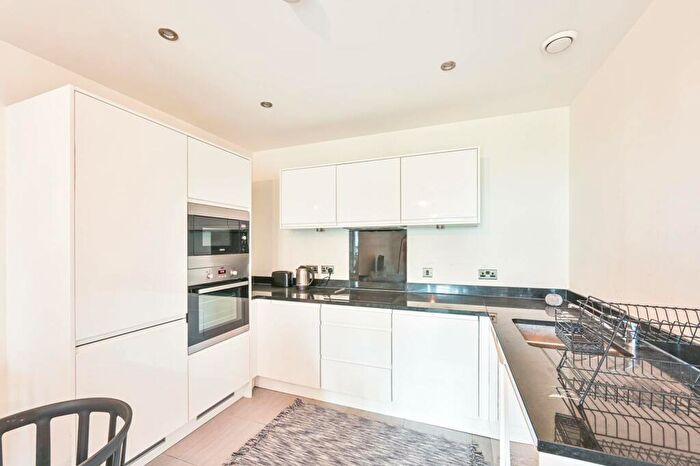 1 Bedroom Flat For Sale In Cricklewood, Cricklewood, London, NW2