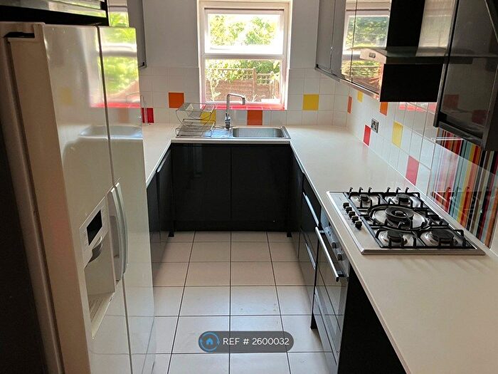 2 Bedroom Maisonette To Rent In Milner Road, Brighton, BN2