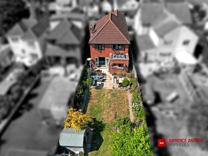 4 Bedroom Detached House For Sale In High Road, Hockley, SS5