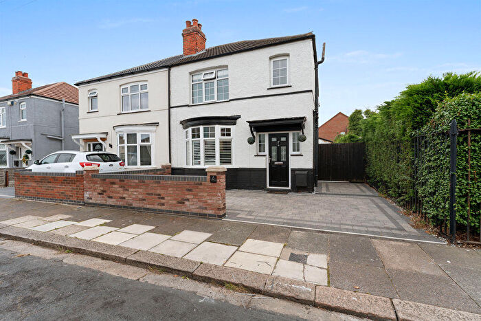 3 Bedroom Semi-Detached House For Sale In Miller Avenue, Grimsby, DN32