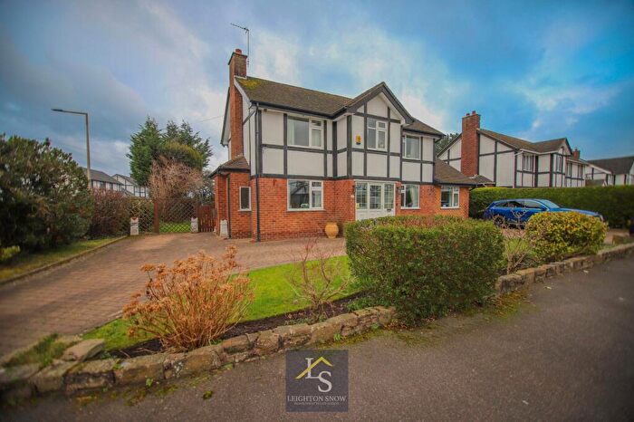 4 Bedroom Detached House For Sale In Cotswold Avenue, Hazel Grove, SK7