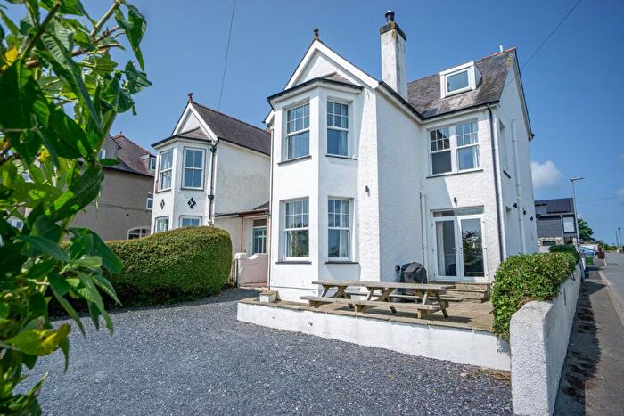 7 Bedroom Semi-Detached House For Sale In Abersoch, Pwllheli, LL53
