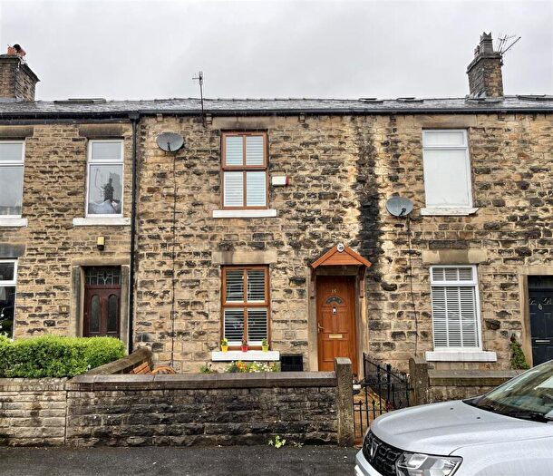 2 Bedroom Terraced House For Sale In Lambgates, Hadfield, Glossop, SK13