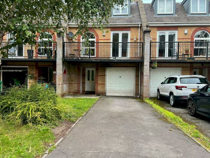 4 Bedroom House To Rent In Holly Royde Close, West Didsbury, Manchester, M20