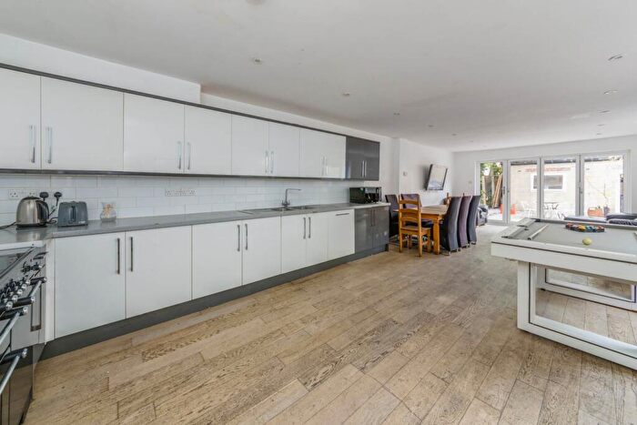 10 Bedroom Terraced House To Rent In Bartlemas Road, East Oxford **Student Property **, OX4