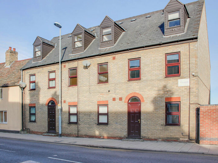 1 Bedroom Flat To Rent In Cross House, Huntingdon Street, St Neots, PE19