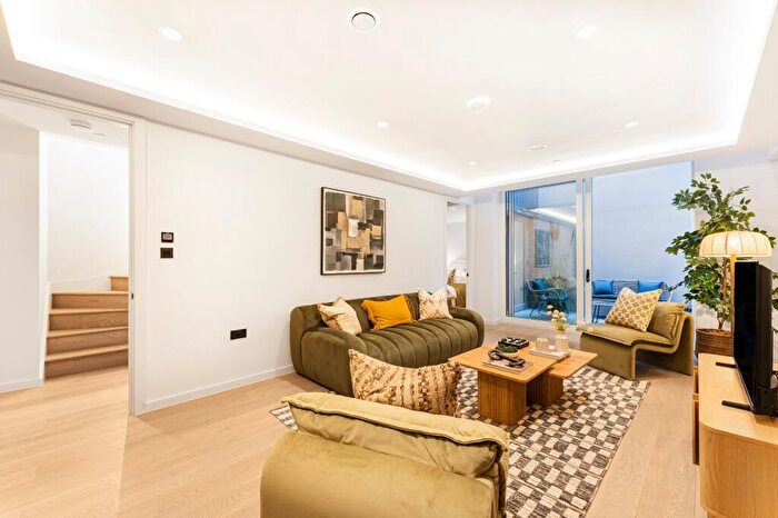 3 Bedroom Flat For Sale In Lamb Mews, Lamb Lane, E8